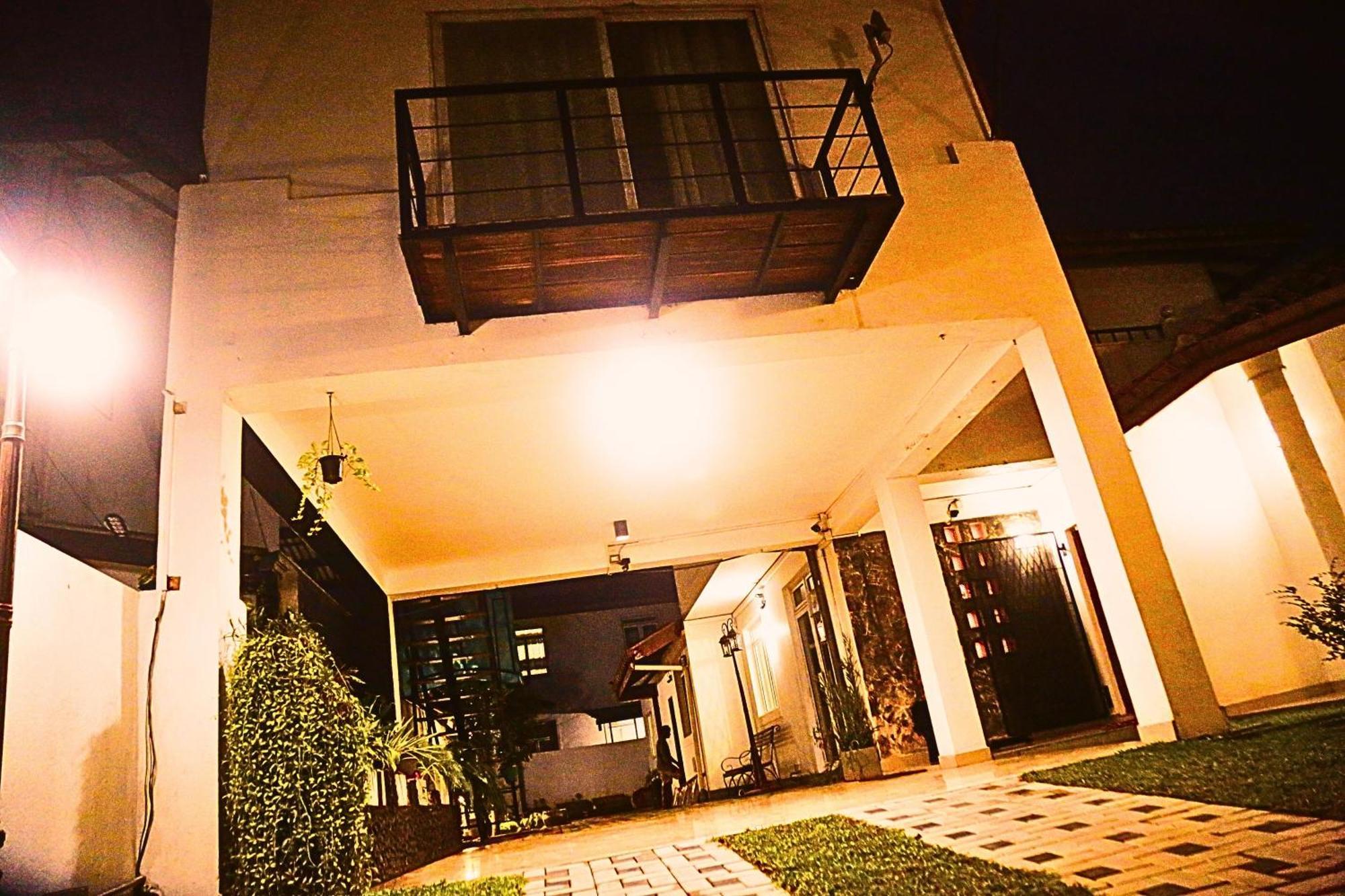 Ared Villa カトゥナカヤ エクステリア 写真