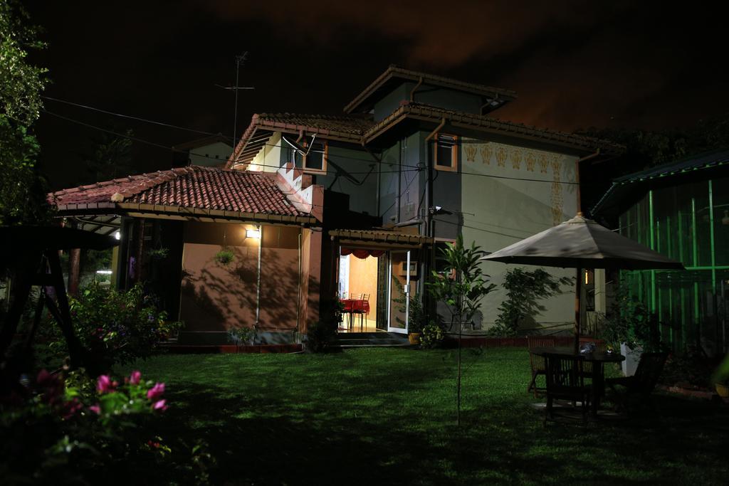Ared Villa カトゥナカヤ エクステリア 写真